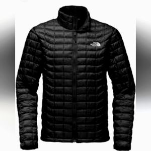 The North Face Men's ThermoBall Trekker  Coat in Black Size Men's Medium